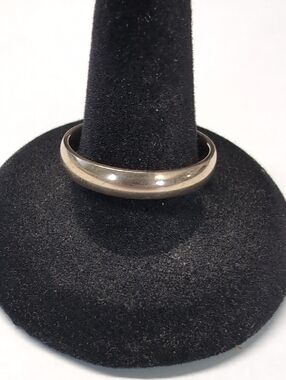 14k Gold Band 4mm Size 11